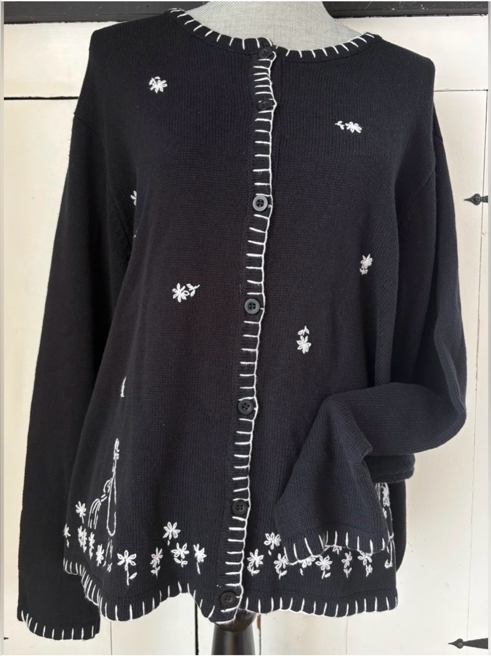 Vintage 90s Cotton Black Flower-Embroidered Button Cardigan Sweater Size XL